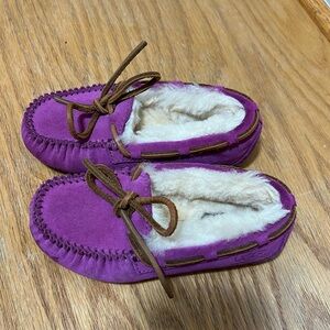 Ugg Girl’s Toddler Slippers s/n5296 Size 10( EU 27)